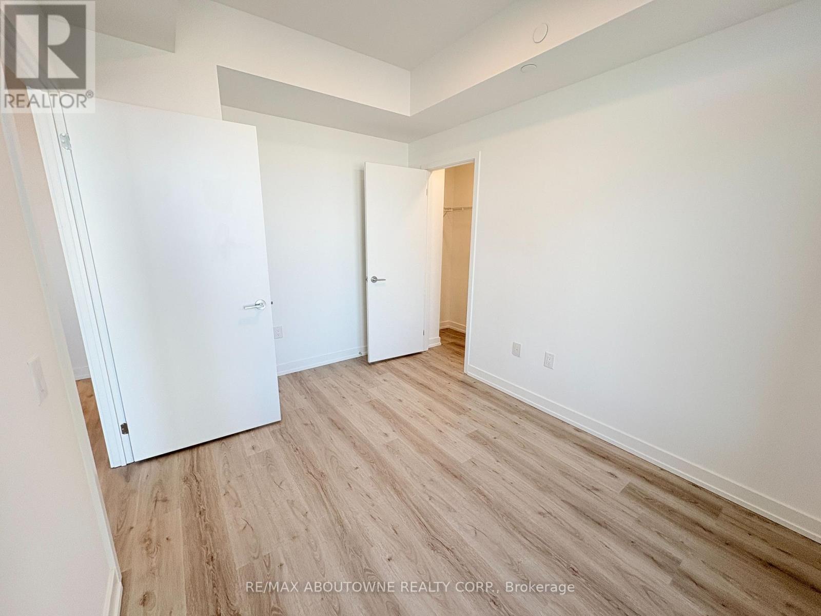 3401 - 395 Square One Drive, Mississauga, ON - Indoor Photo Showing Other Room