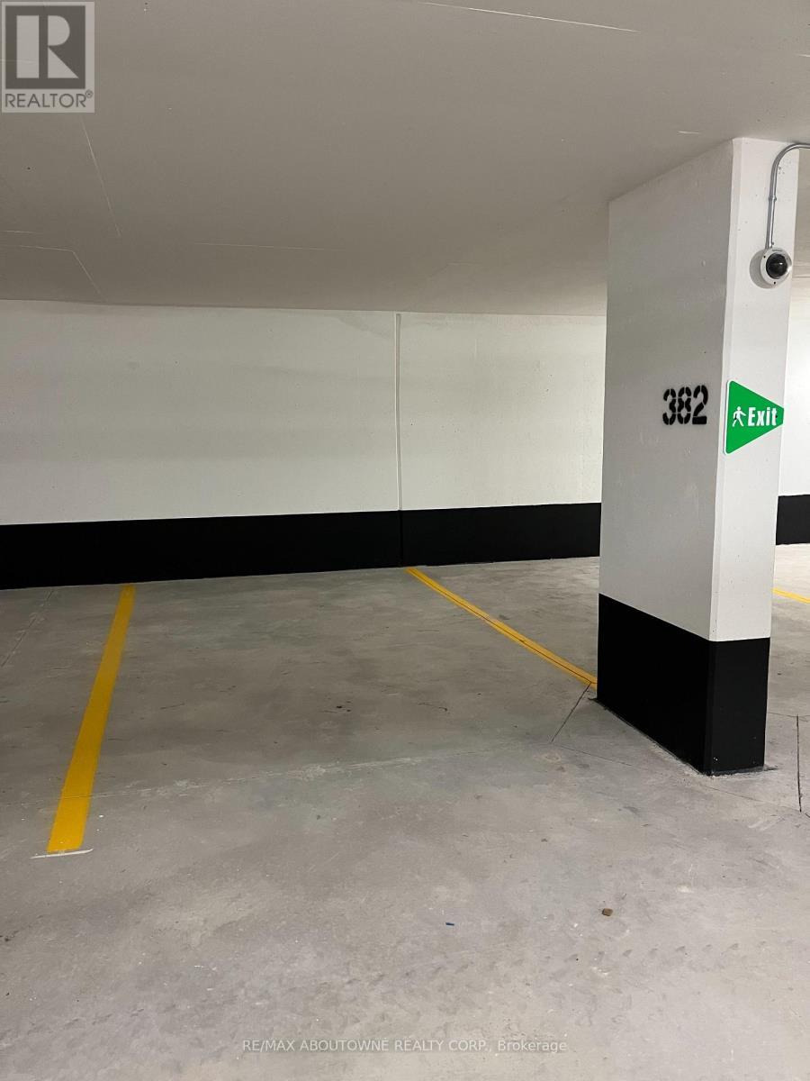 3401 - 395 Square One Drive, Mississauga, ON - Indoor