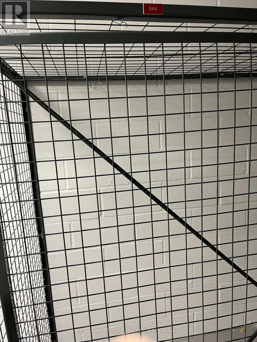 3401 - 395 Square One Drive, Mississauga, ON - Indoor Photo Showing Other Room