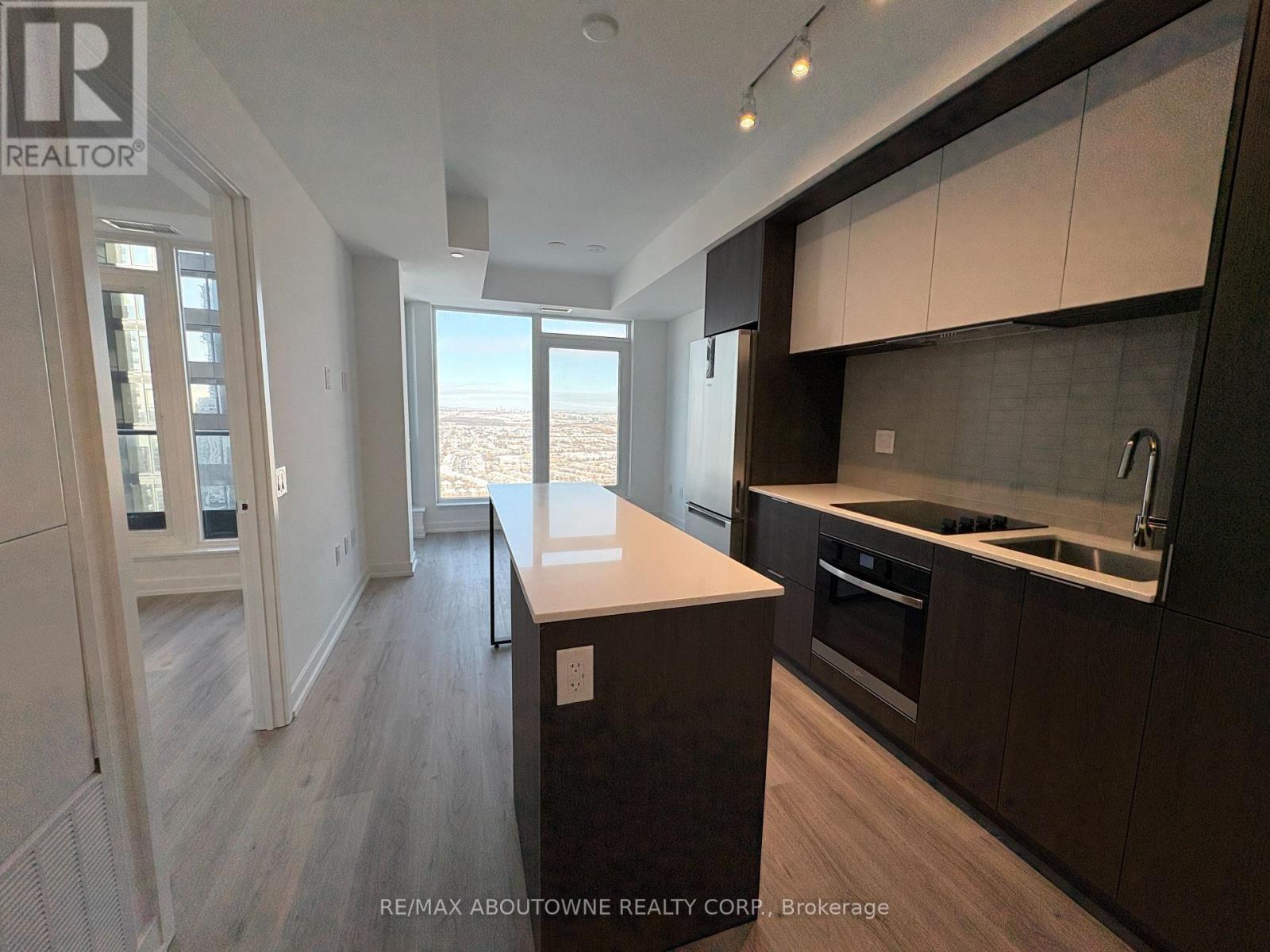 3401 - 395 Square One Drive, Mississauga, ON - Indoor Photo Showing Kitchen