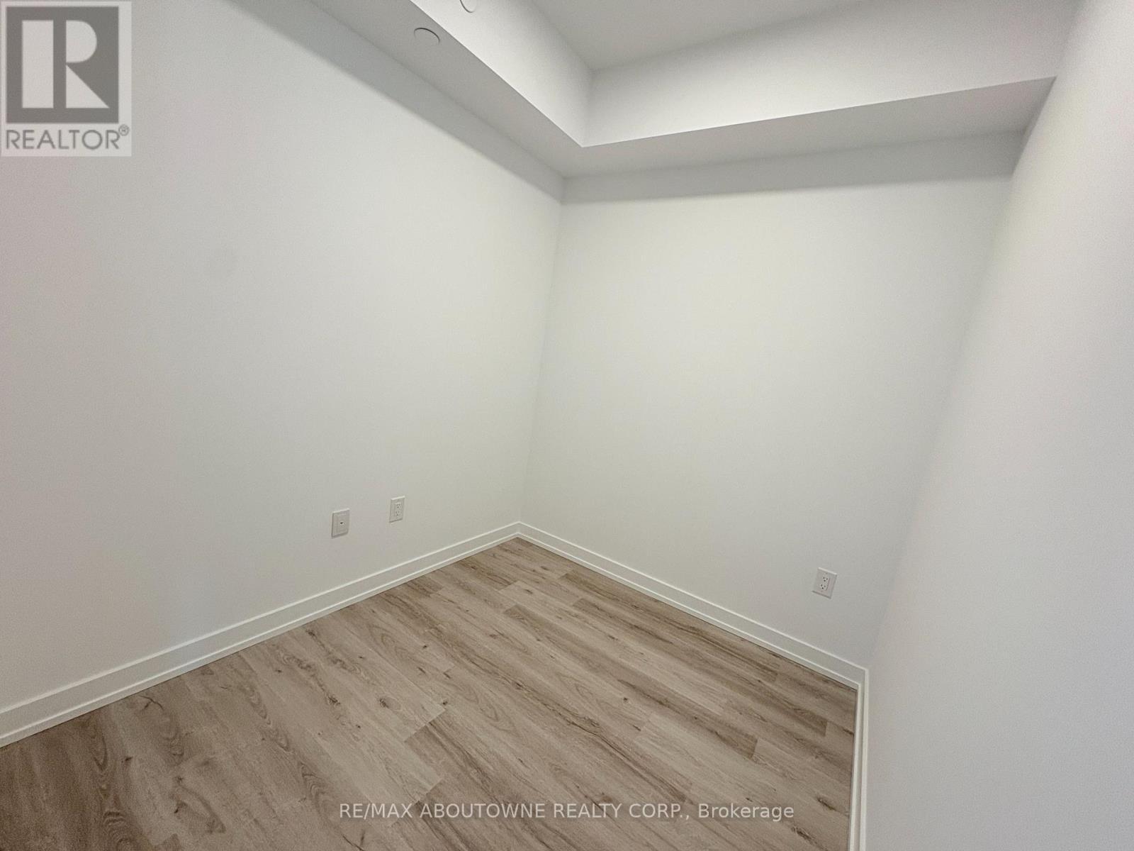 3401 - 395 Square One Drive, Mississauga, ON - Indoor Photo Showing Other Room