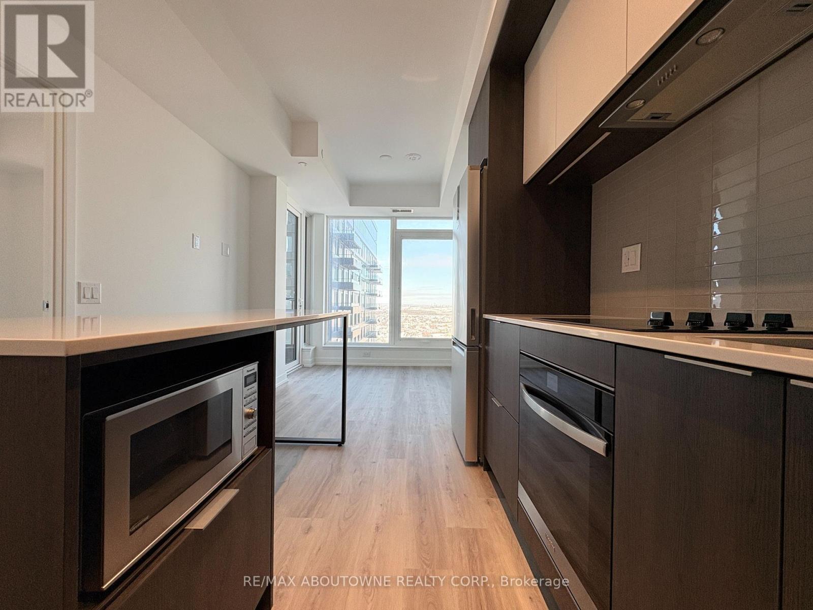 3401 - 395 Square One Drive, Mississauga, ON - Indoor Photo Showing Kitchen