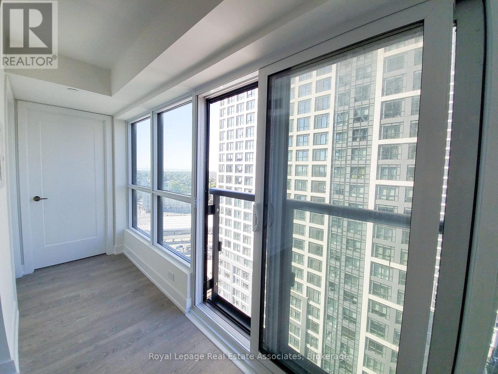 1831 - 5 Mabelle Avenue, Toronto, ON - Indoor Photo Showing Other Room