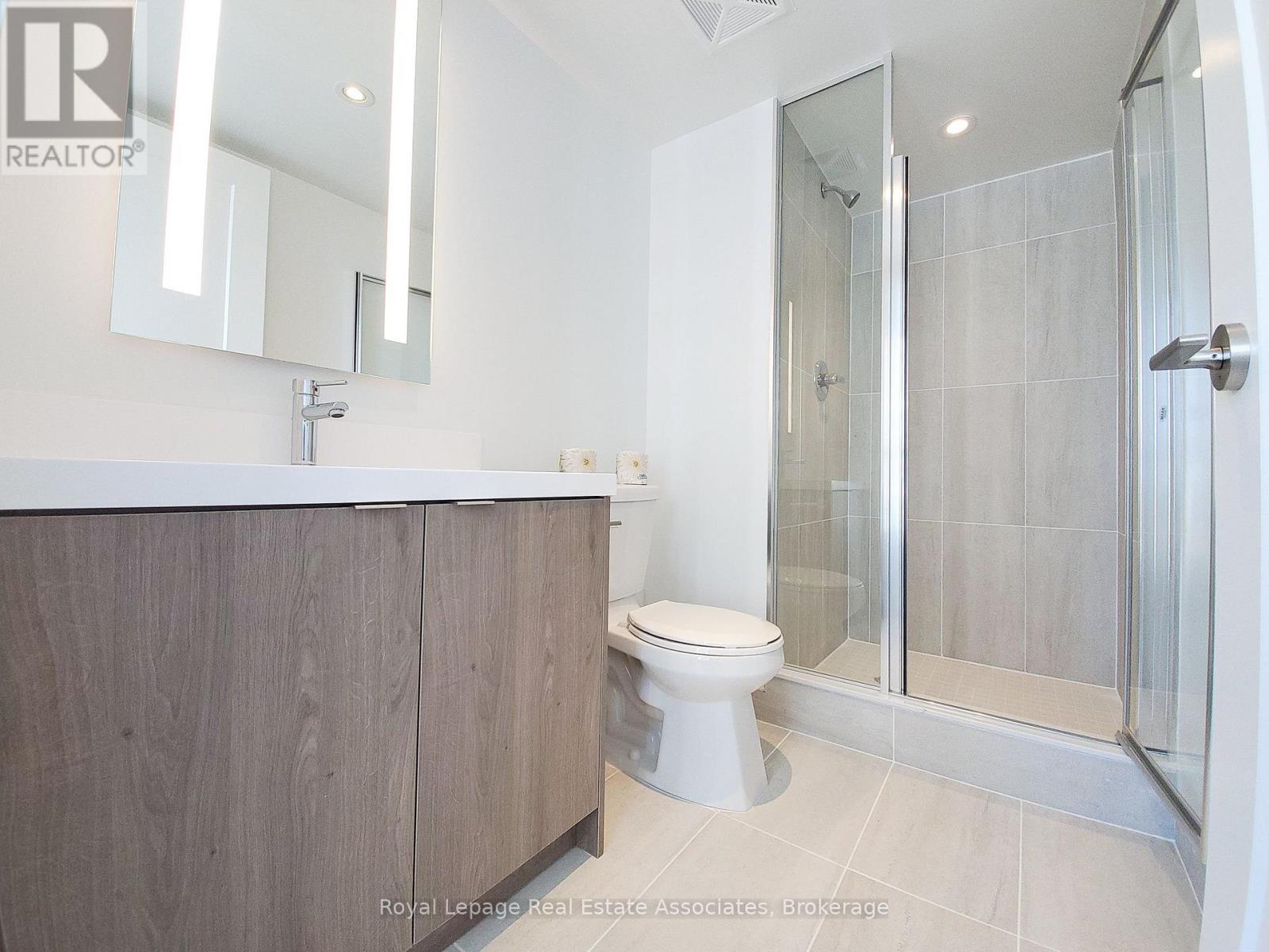 1831 - 5 Mabelle Avenue, Toronto, ON - Indoor Photo Showing Bathroom