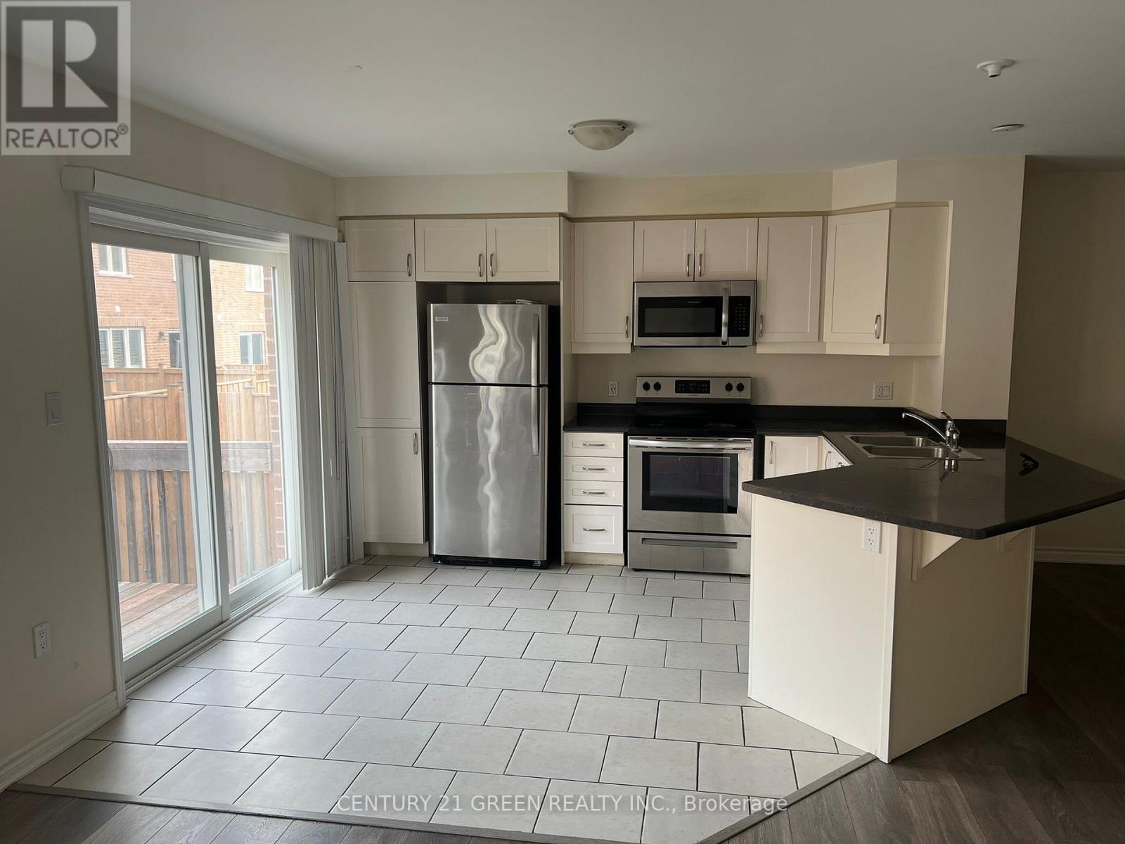 69 Reichert Court S, Milton, ON - Indoor Photo Showing Kitchen With Stainless Steel Kitchen With Double Sink
