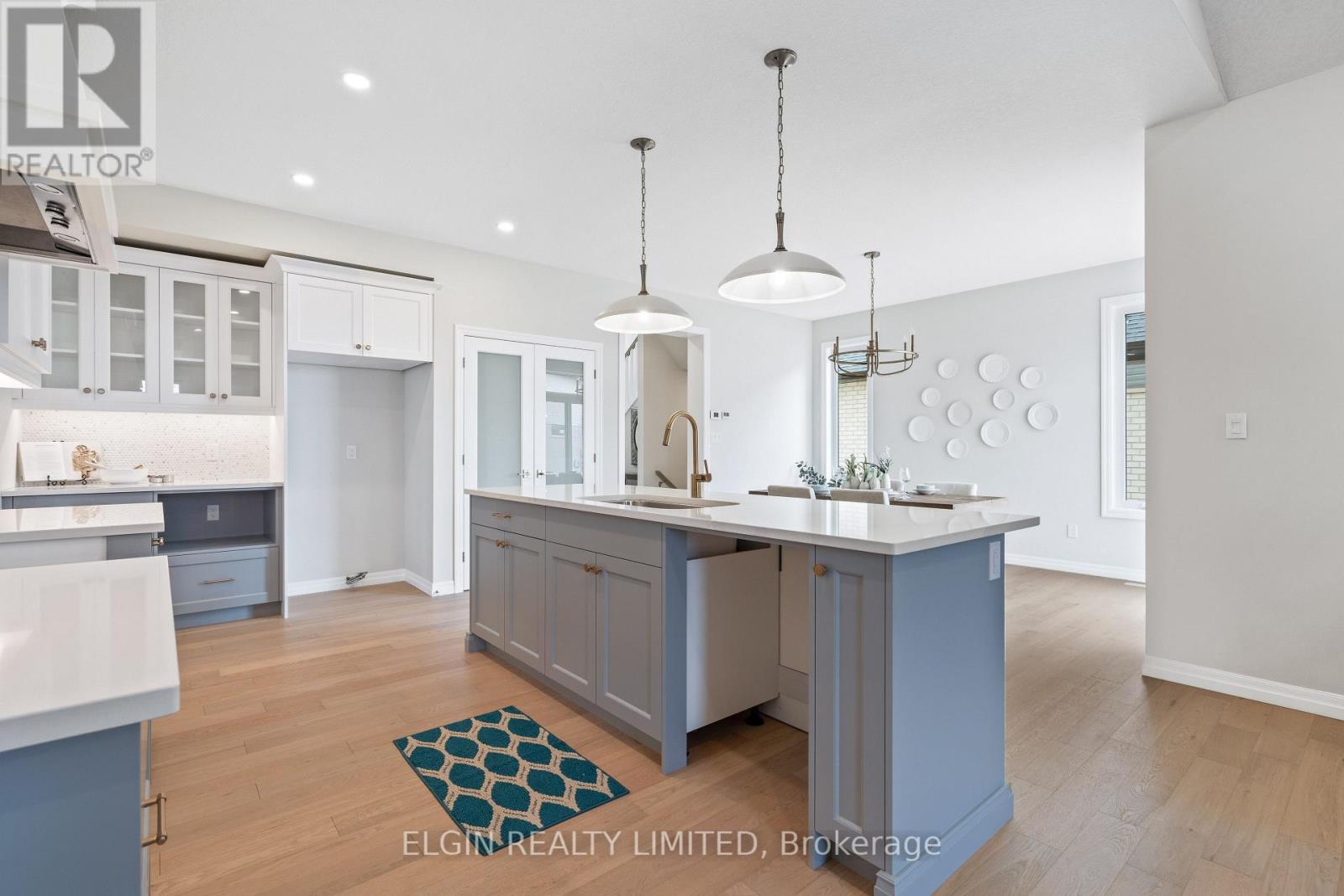 29 Hemlock Crescent, Aylmer, ON - Indoor Photo Showing Kitchen With Upgraded Kitchen