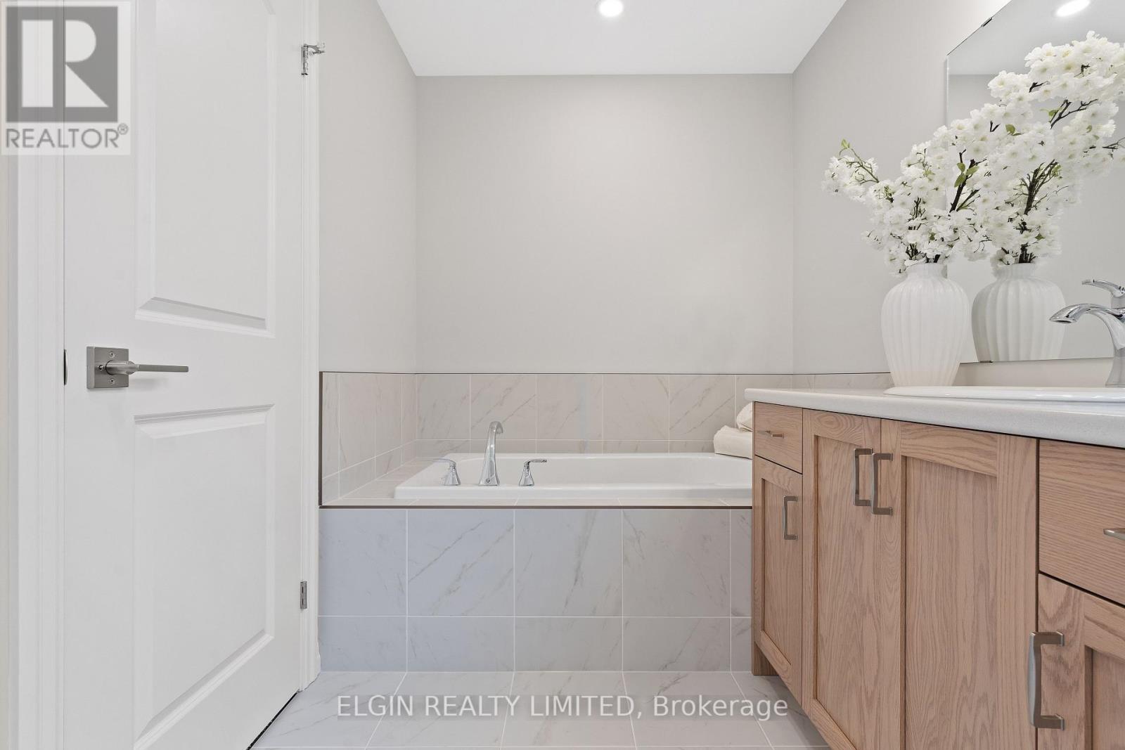 29 Hemlock Crescent, Aylmer, ON - Indoor Photo Showing Bathroom