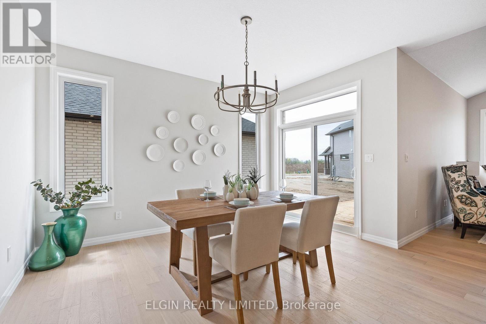 29 Hemlock Crescent, Aylmer, ON - Indoor Photo Showing Dining Room