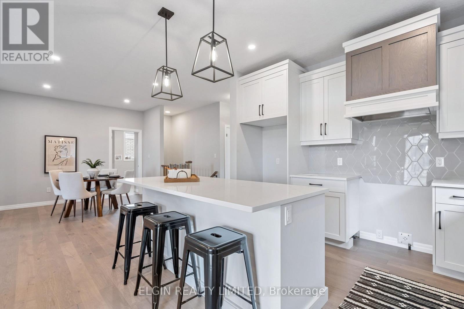 31 Hemlock Crescent, Aylmer, ON - Indoor Photo Showing Kitchen With Upgraded Kitchen