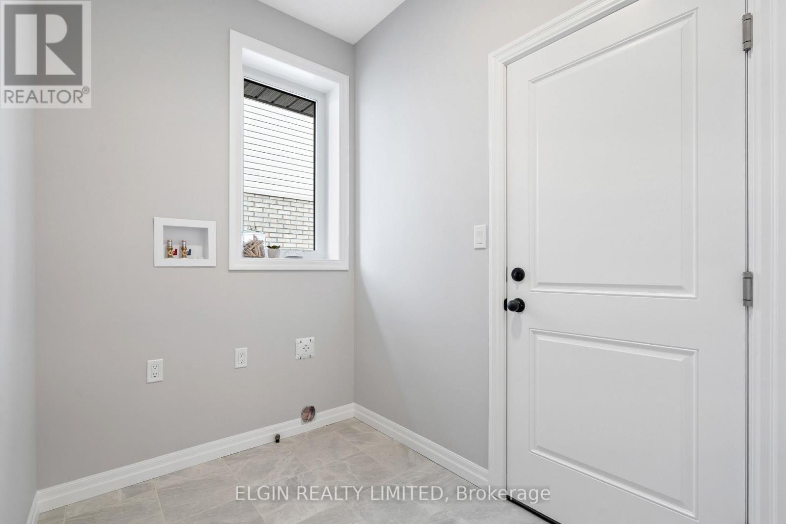 31 Hemlock Crescent, Aylmer, ON - Indoor Photo Showing Other Room