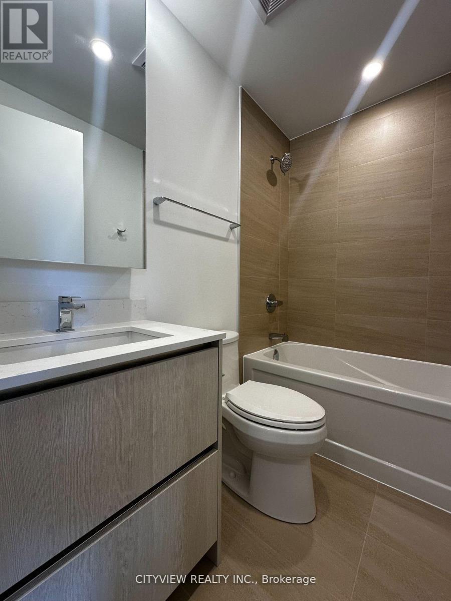 233 - 8188 Yonge Street, Vaughan, ON - Indoor Photo Showing Bathroom