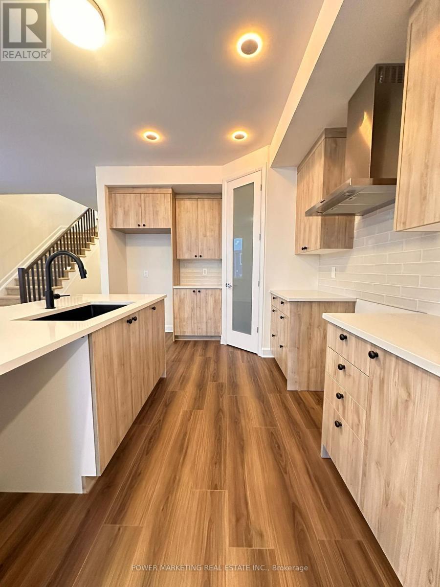1028 Ventus Way, Ottawa, ON - Indoor Photo Showing Kitchen