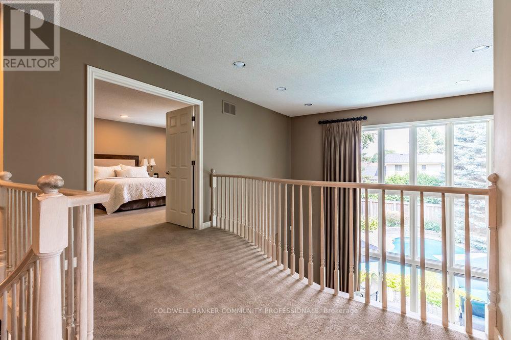 223 Briar Hill Crescent, Hamilton, ON - Indoor Photo Showing Other Room