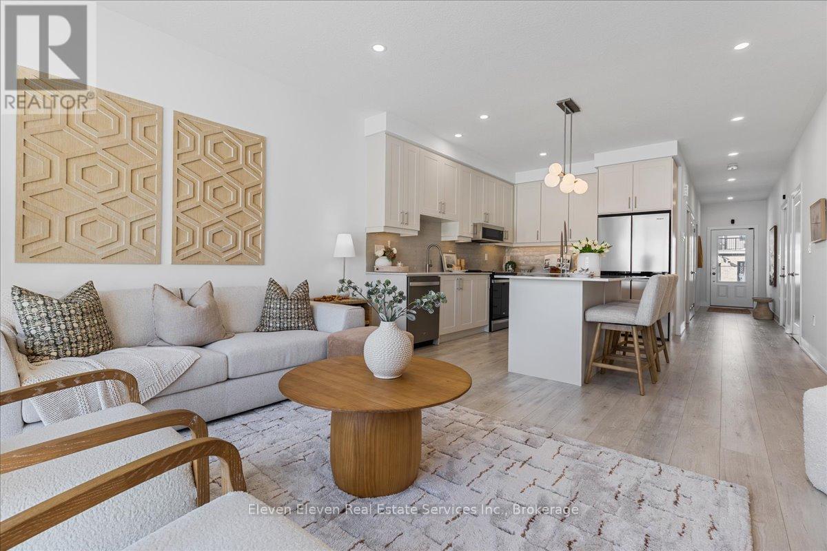 146 Tempera Street, Stratford, ON - Indoor Photo Showing Living Room