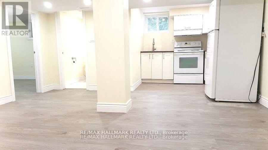 Lower - 9884 Bayview Avenue, Richmond Hill, ON - Indoor Photo Showing Kitchen