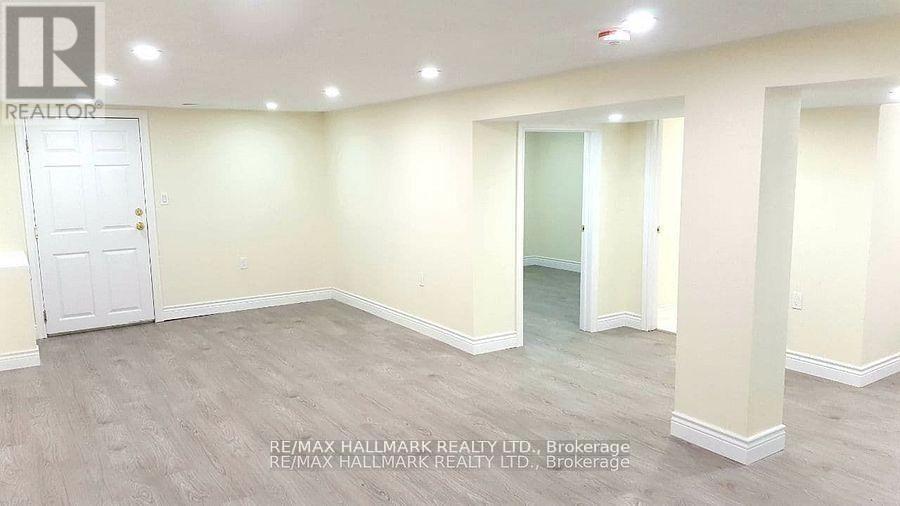 Lower - 9884 Bayview Avenue, Richmond Hill, ON - Indoor Photo Showing Other Room