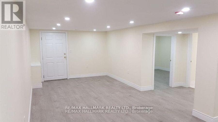 Lower - 9884 Bayview Avenue, Richmond Hill, ON - Indoor