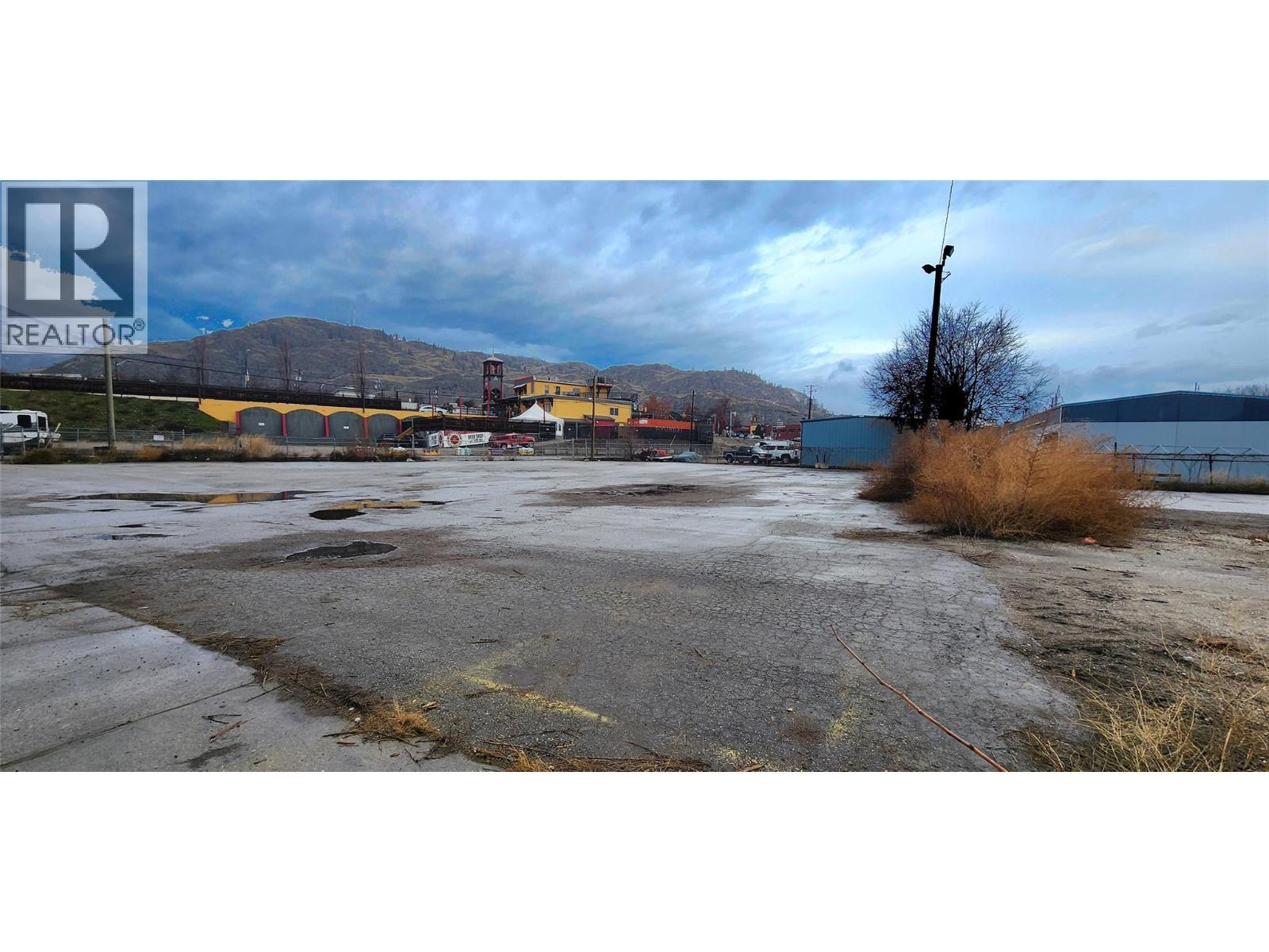 310 Co-Op Avenue, Oliver, BC