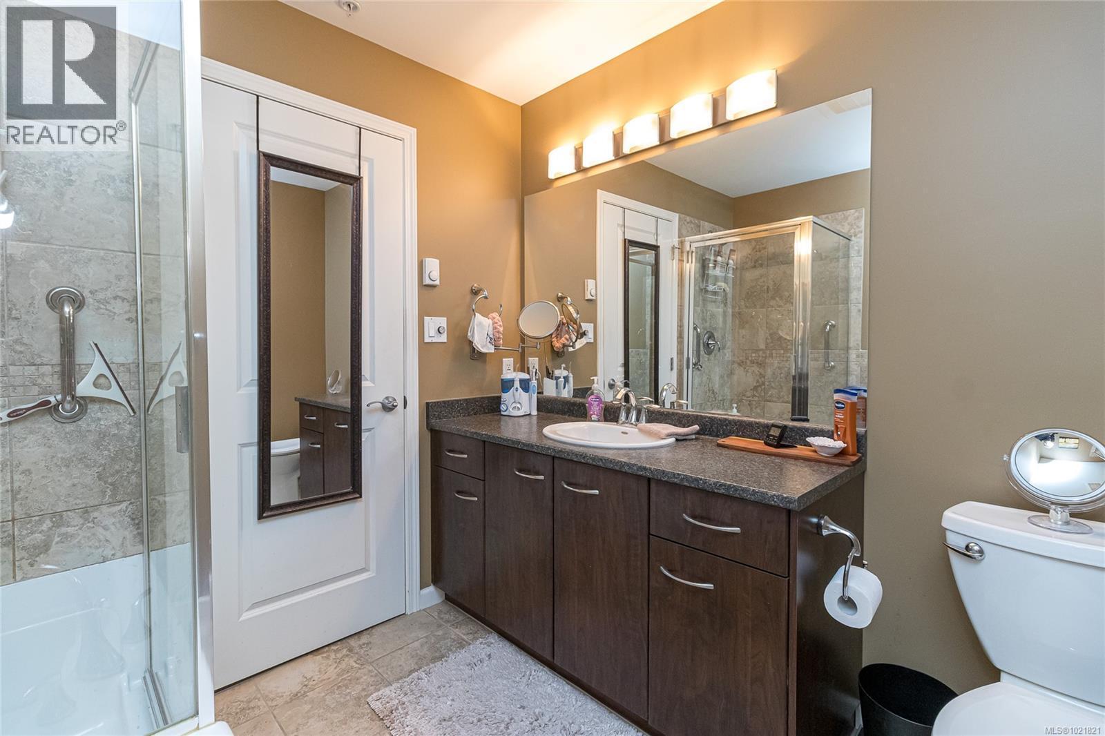 404 125 Aldersmith Pl, View Royal, BC - Indoor Photo Showing Bathroom