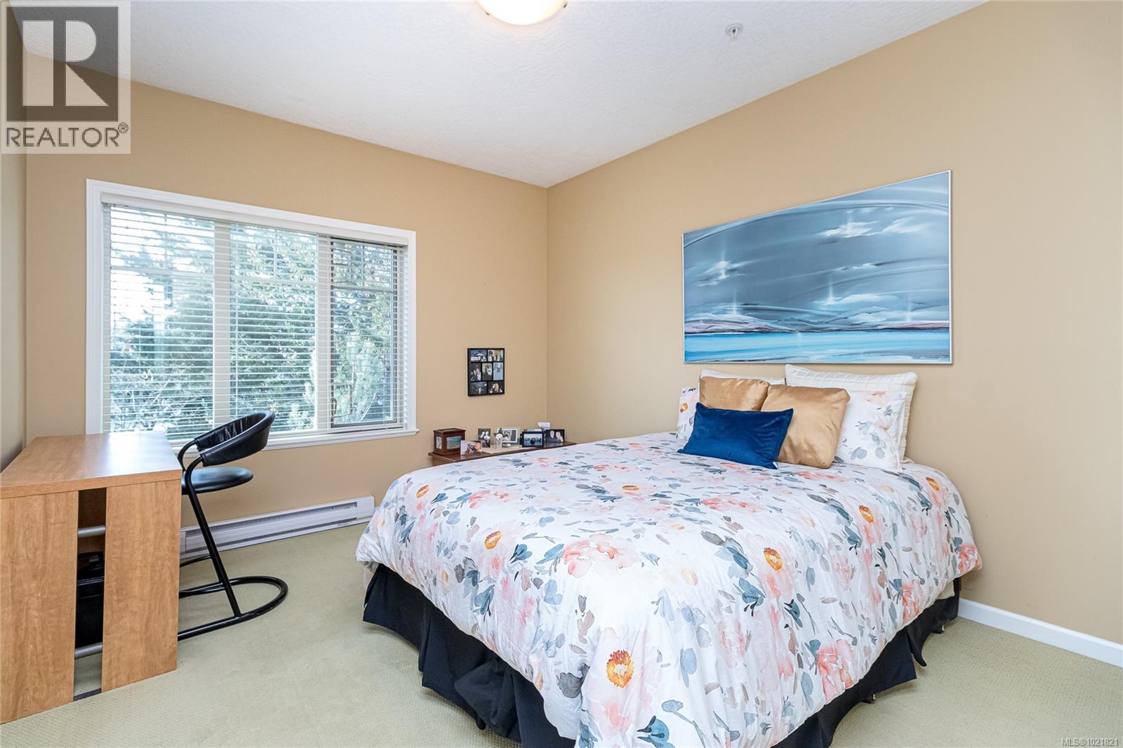 404 125 Aldersmith Pl, View Royal, BC - Indoor Photo Showing Bedroom
