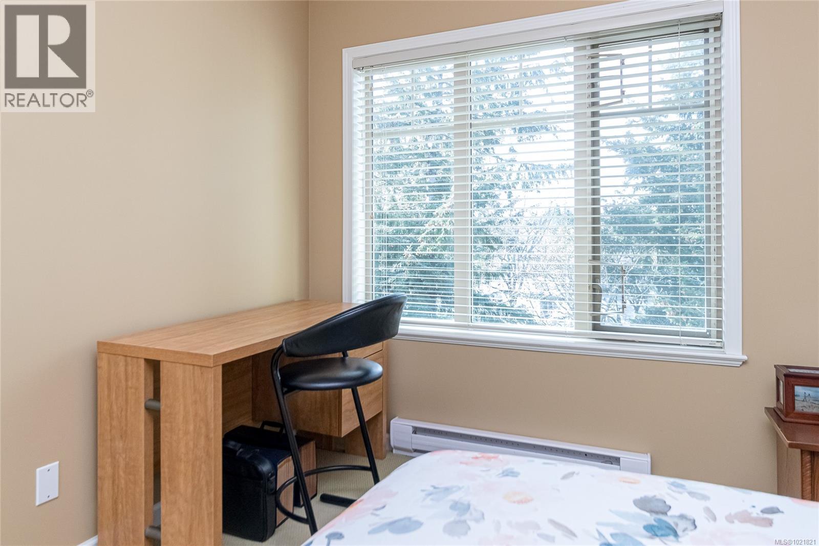 404 125 Aldersmith Pl, View Royal, BC - Indoor Photo Showing Bedroom