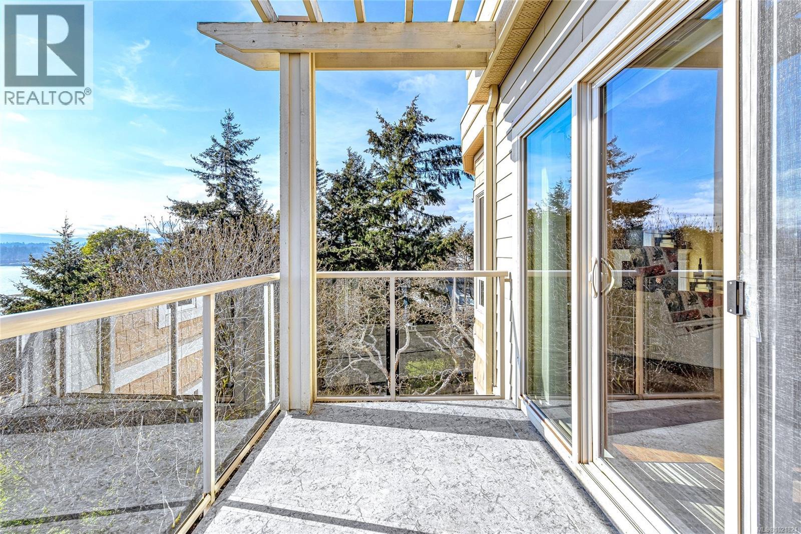 404 125 Aldersmith Pl, View Royal, BC - Outdoor With Balcony With Exterior