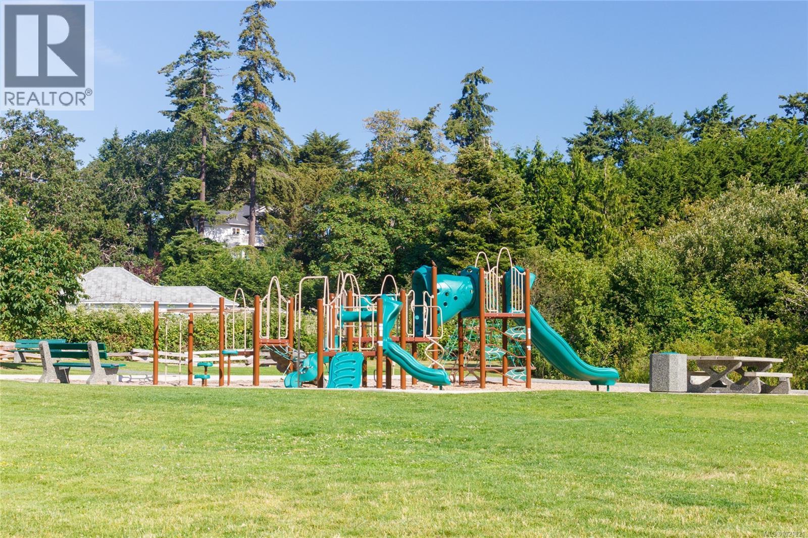 404 125 Aldersmith Pl, View Royal, BC - Outdoor