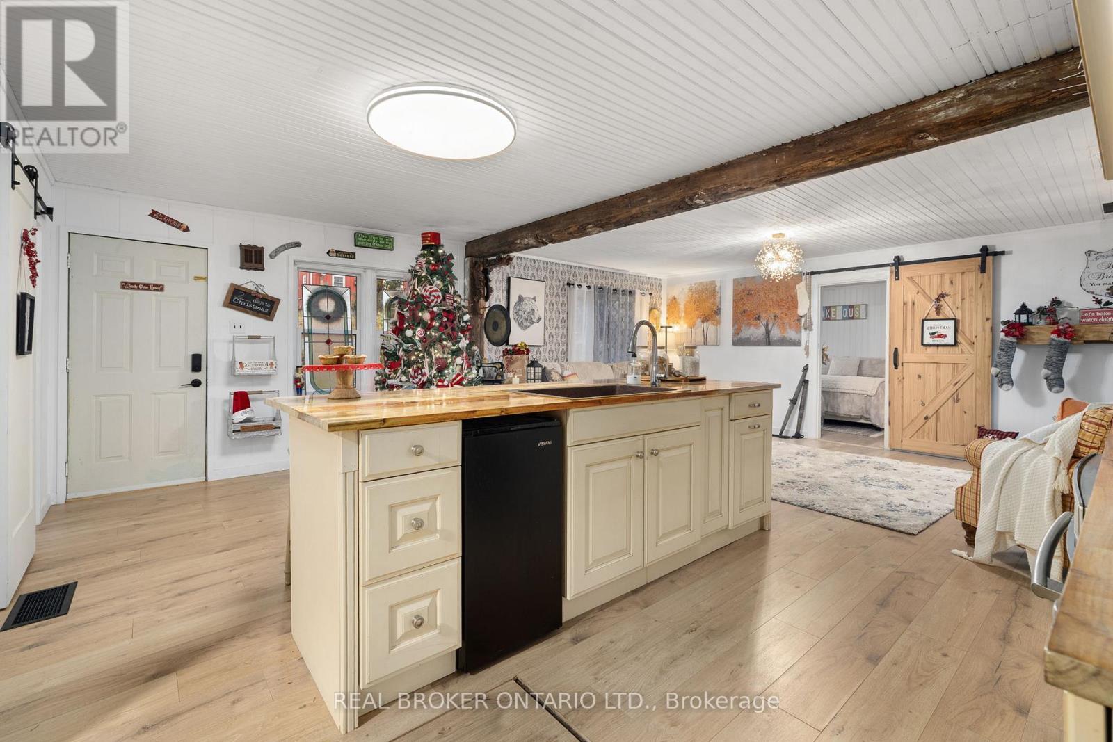 66 Bridge Street, Addington Highlands, ON - Indoor Photo Showing Kitchen