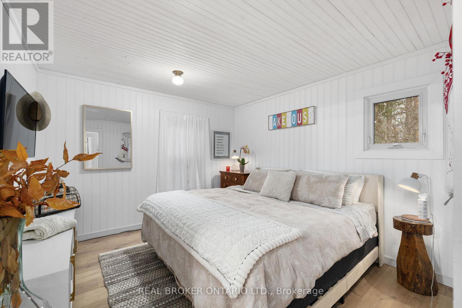 66 Bridge Street, Addington Highlands, ON - Indoor Photo Showing Bedroom