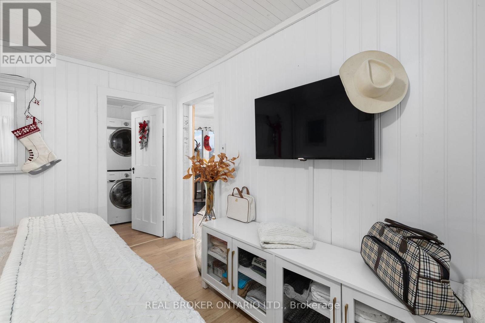 66 Bridge Street, Addington Highlands, ON - Indoor