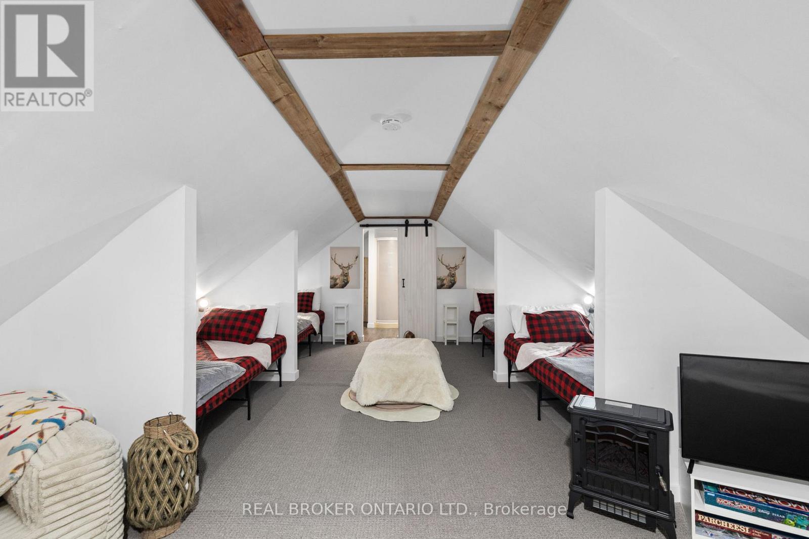 66 Bridge Street, Addington Highlands, ON - Indoor