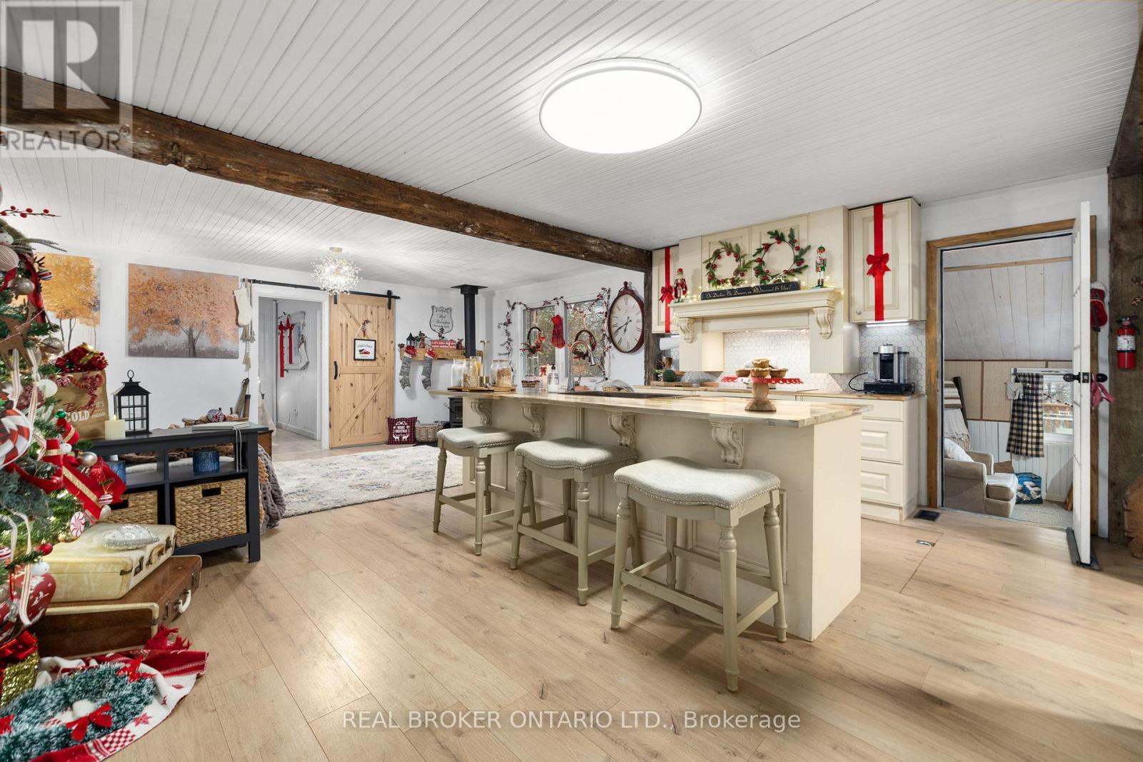 66 Bridge Street, Addington Highlands, ON - Indoor