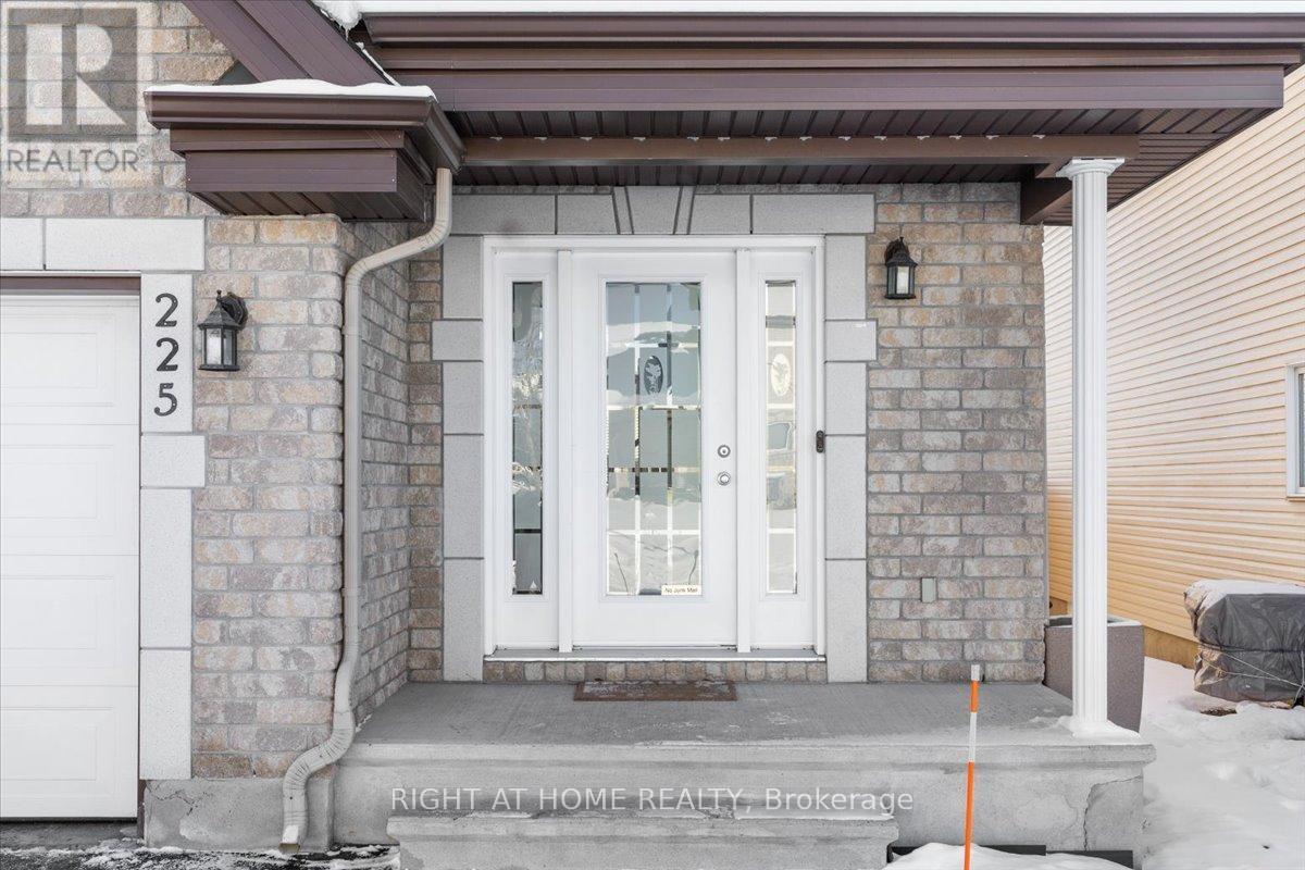 225 Mica Crescent, Clarence-Rockland, ON -