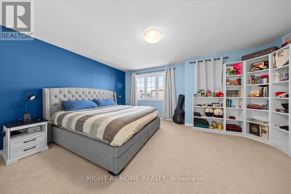 225 Mica Crescent, Clarence-Rockland, ON - Indoor Photo Showing Bedroom