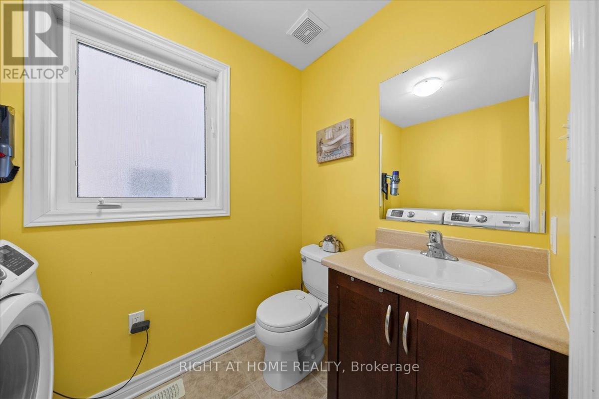 225 Mica Crescent, Clarence-Rockland, ON - Indoor Photo Showing Bathroom