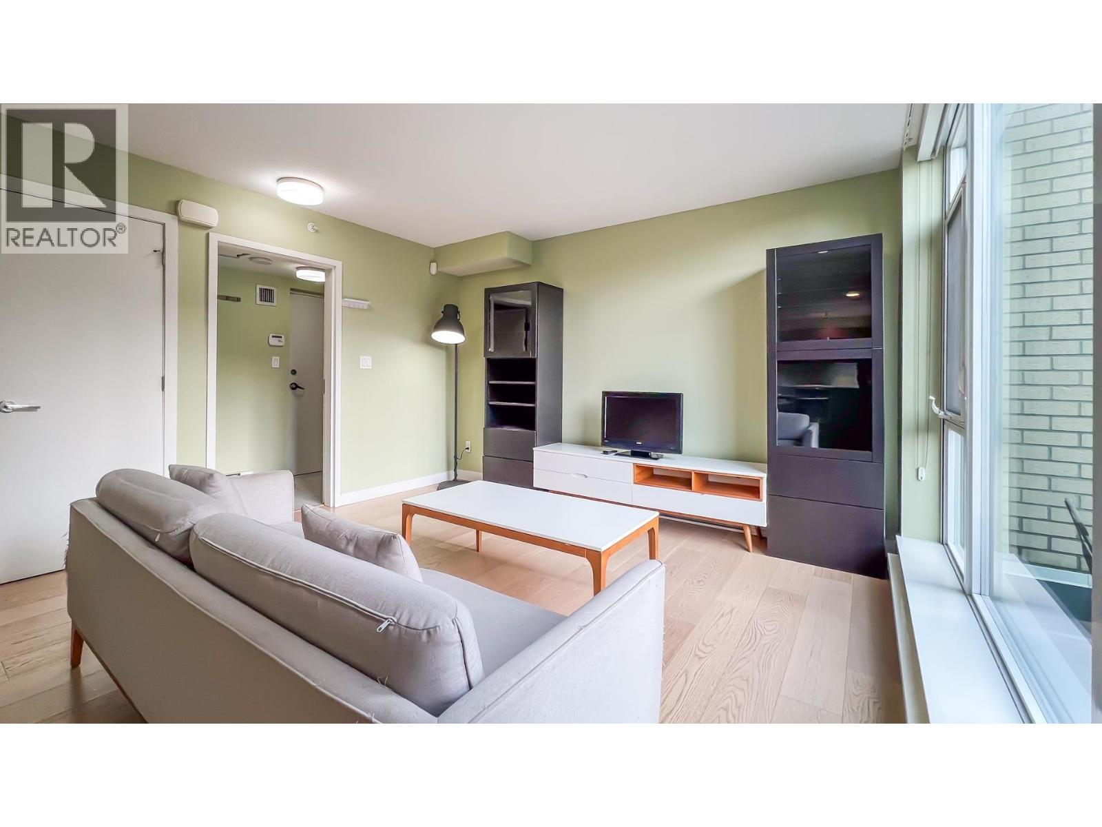 5 9019 Cook Road, Richmond, BC - Indoor