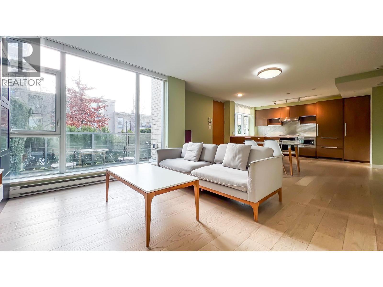 5 9019 Cook Road, Richmond, BC - Indoor Photo Showing Living Room
