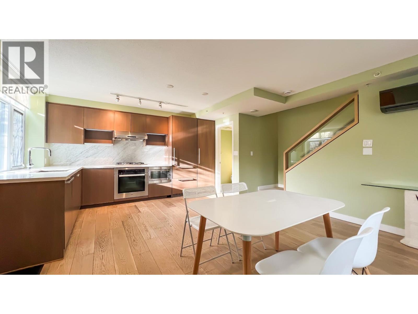 5 9019 Cook Road, Richmond, BC - Indoor Photo Showing Kitchen