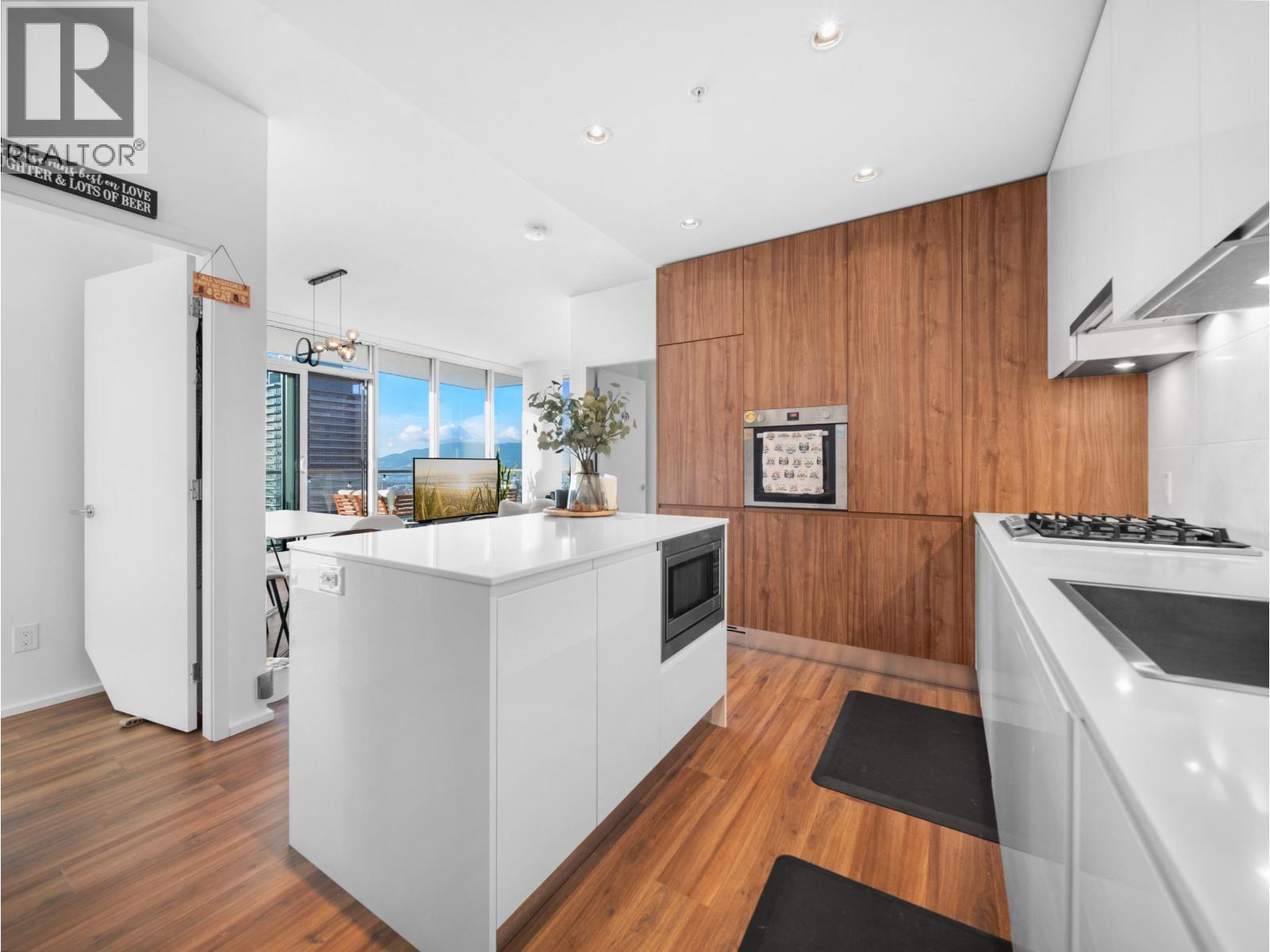 4507 4650 Brentwood Boulevard, Burnaby, BC - Indoor Photo Showing Kitchen