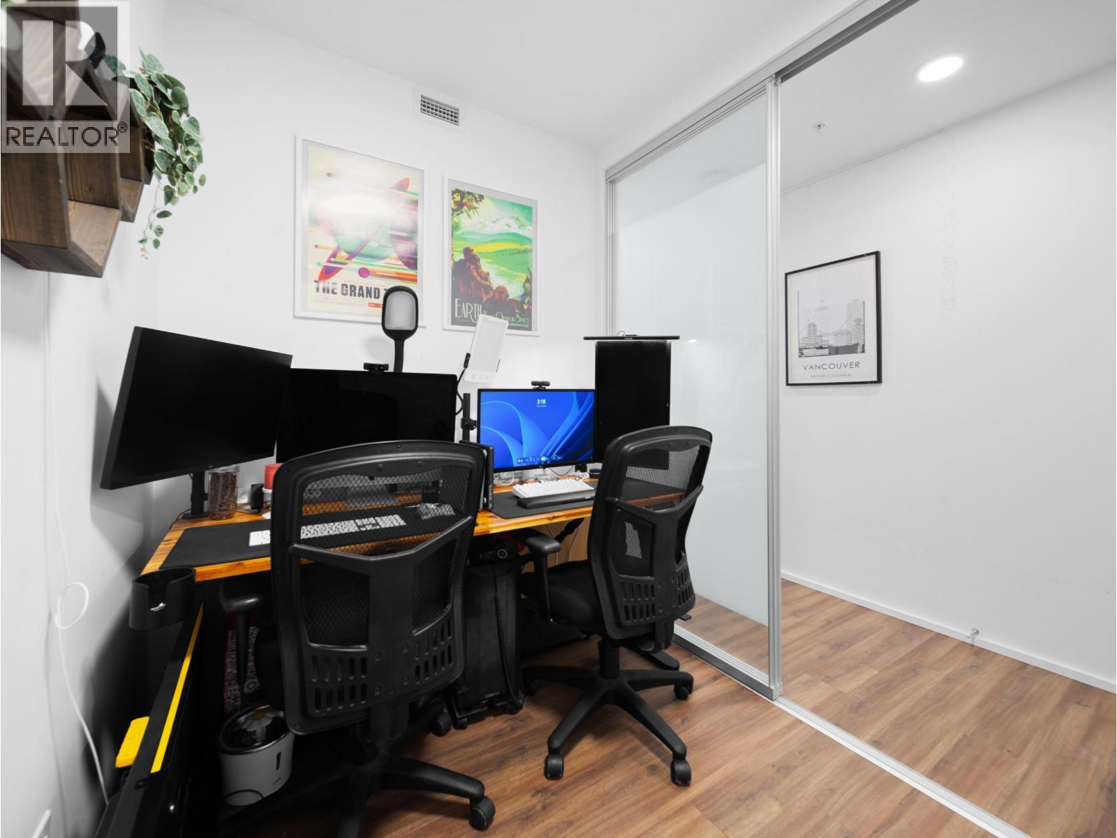 4507 4650 Brentwood Boulevard, Burnaby, BC - Indoor Photo Showing Office