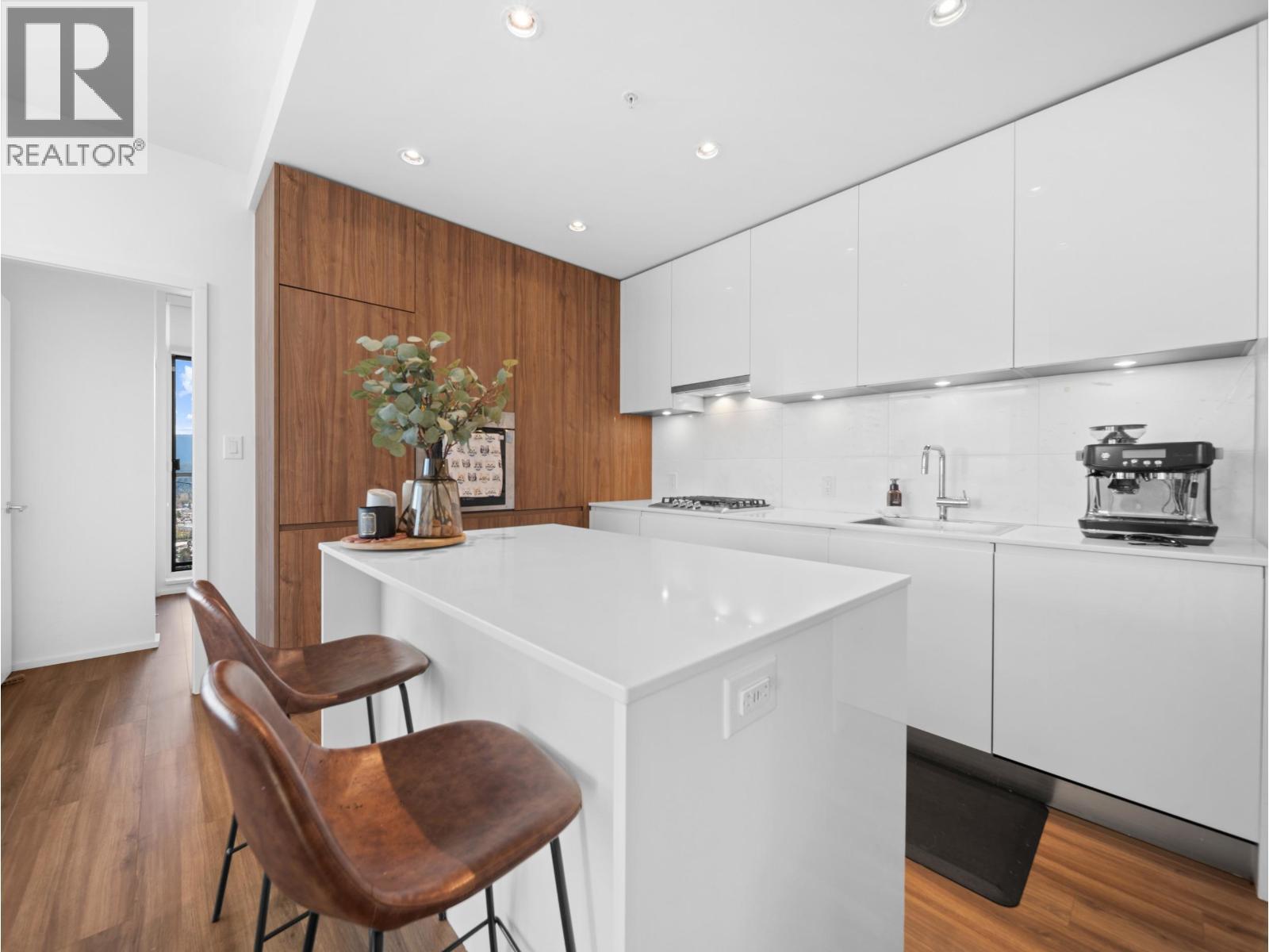 4507 4650 Brentwood Boulevard, Burnaby, BC - Indoor Photo Showing Kitchen With Upgraded Kitchen