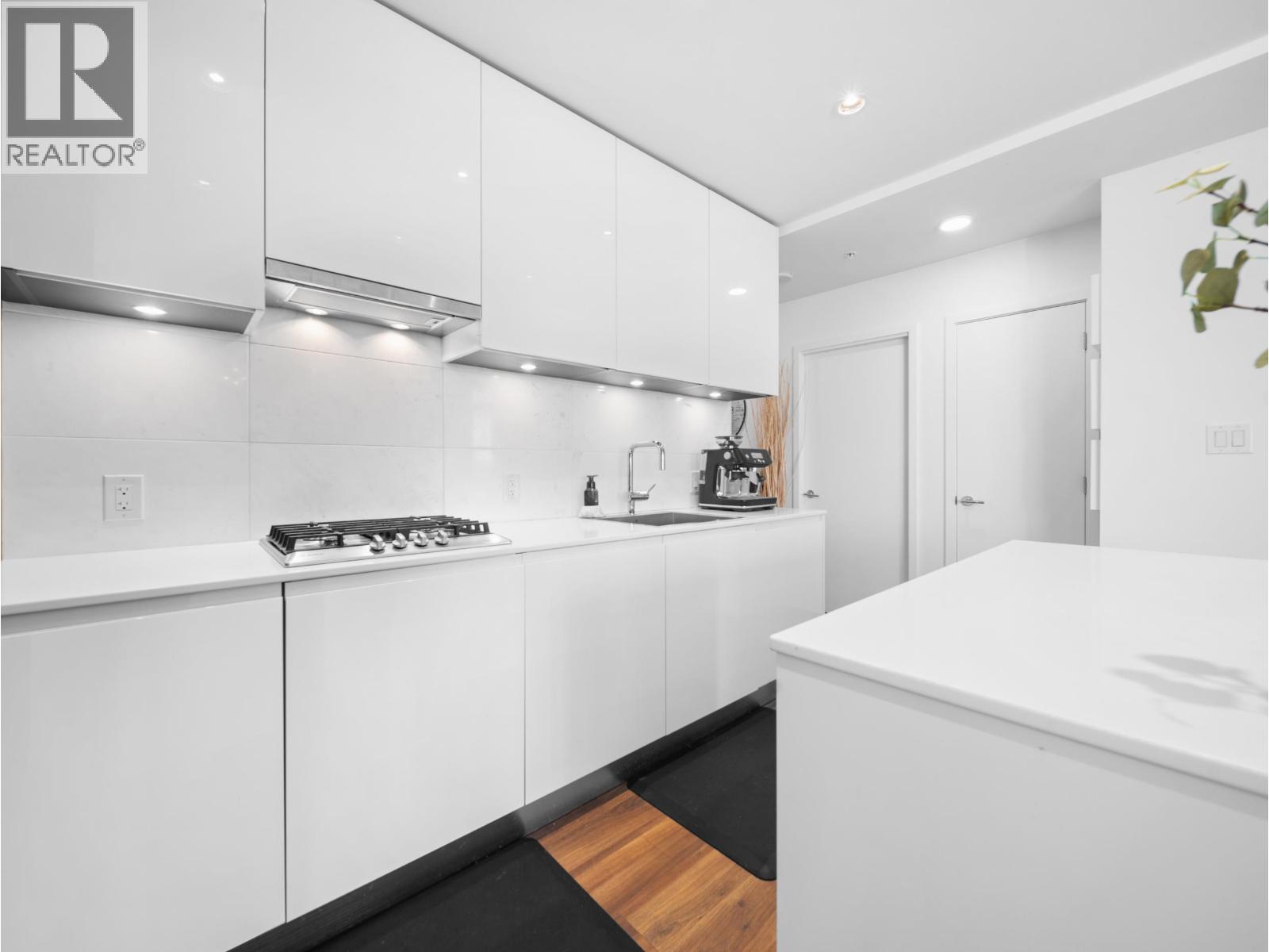 4507 4650 Brentwood Boulevard, Burnaby, BC - Indoor Photo Showing Kitchen