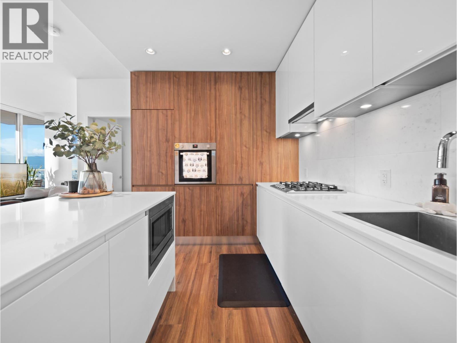 4507 4650 Brentwood Boulevard, Burnaby, BC - Indoor Photo Showing Kitchen