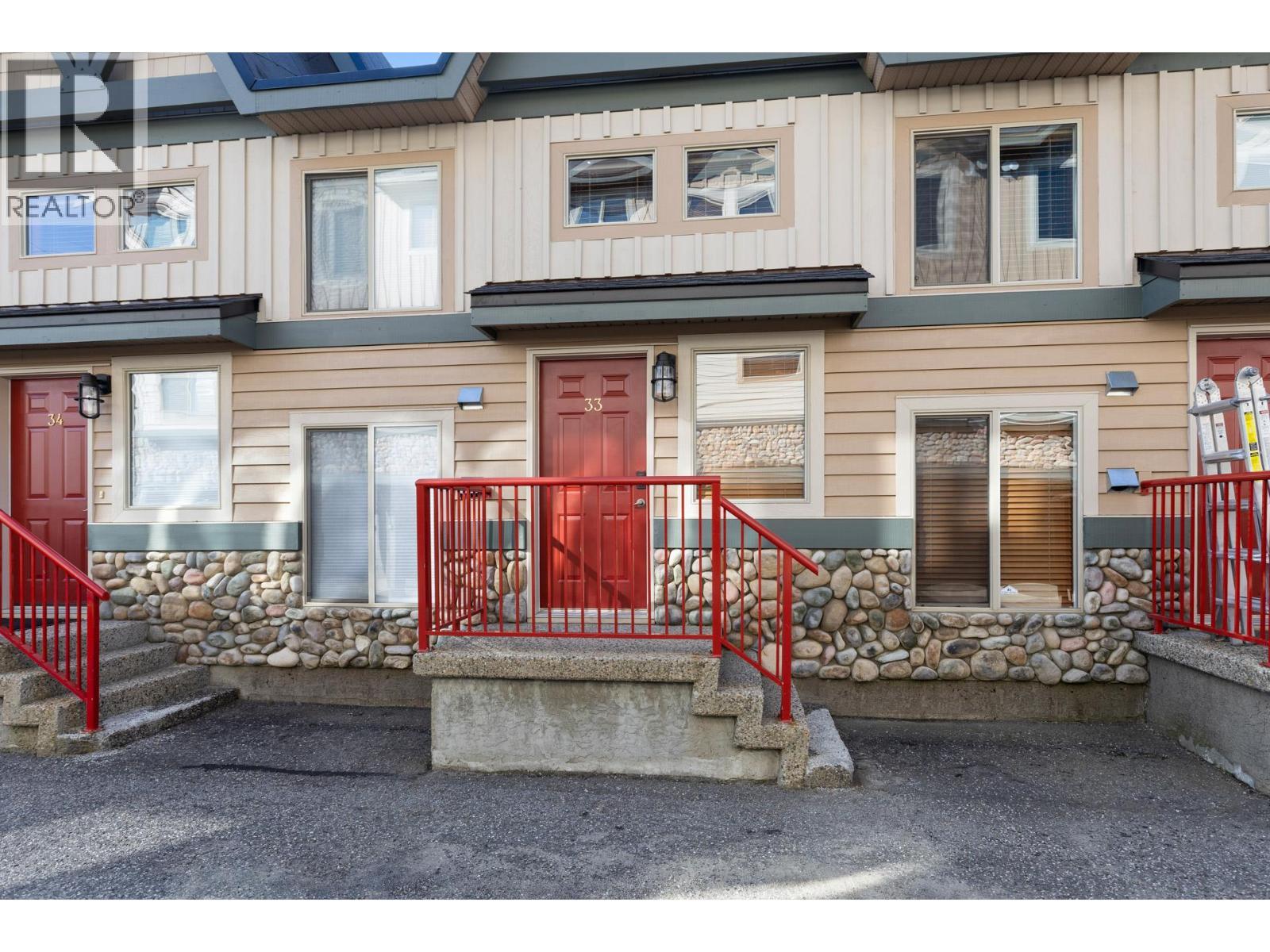 7640 Porcupine Road Unit# 33, Big White, BC - Outdoor