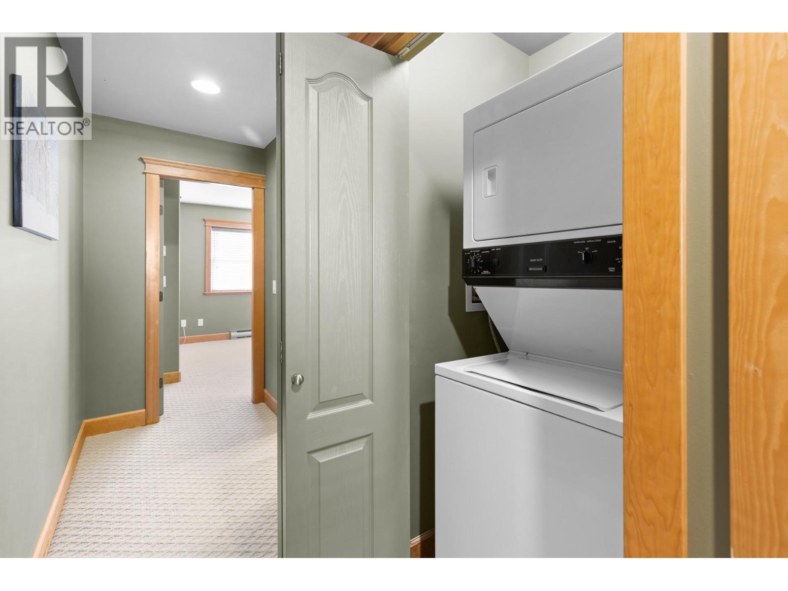 7640 Porcupine Road Unit# 33, Big White, BC - Indoor Photo Showing Laundry Room