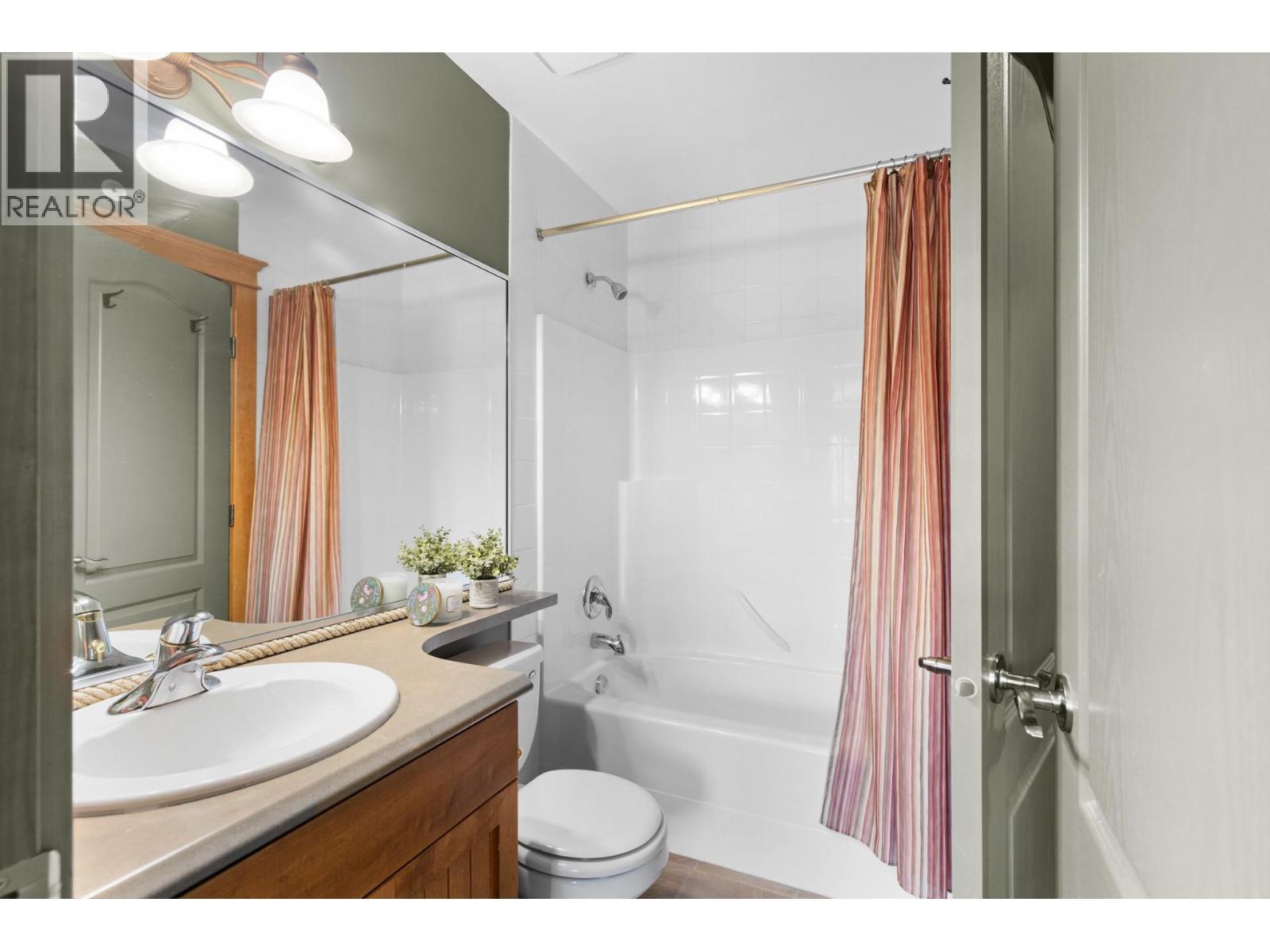 7640 Porcupine Road Unit# 33, Big White, BC - Indoor Photo Showing Bathroom