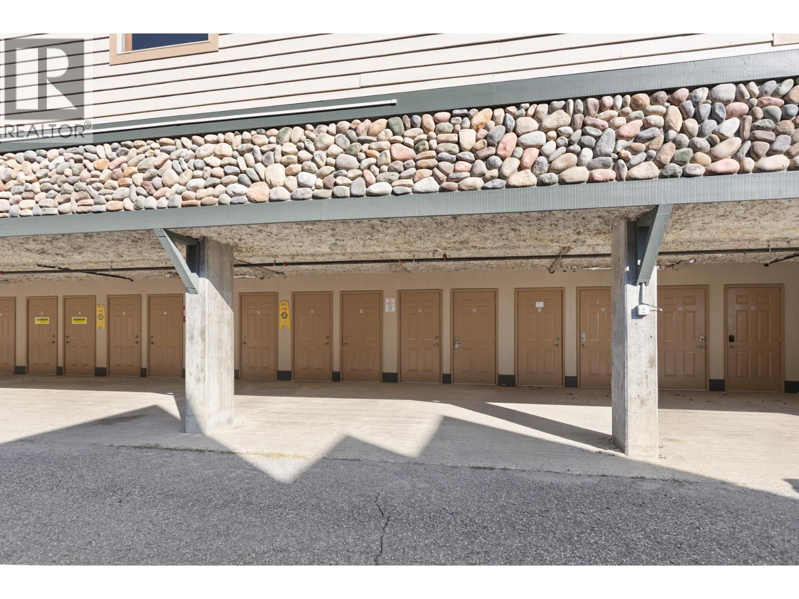 7640 Porcupine Road Unit# 33, Big White, BC - Outdoor