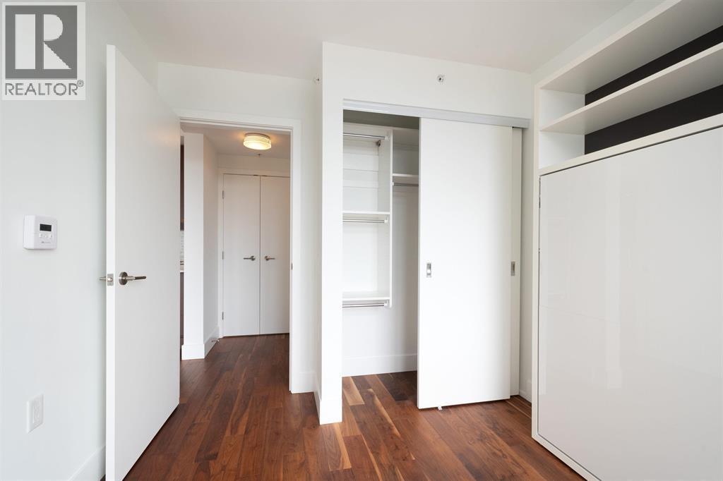 703 111 E 13Th Street, North Vancouver, BC - Indoor Photo Showing Other Room