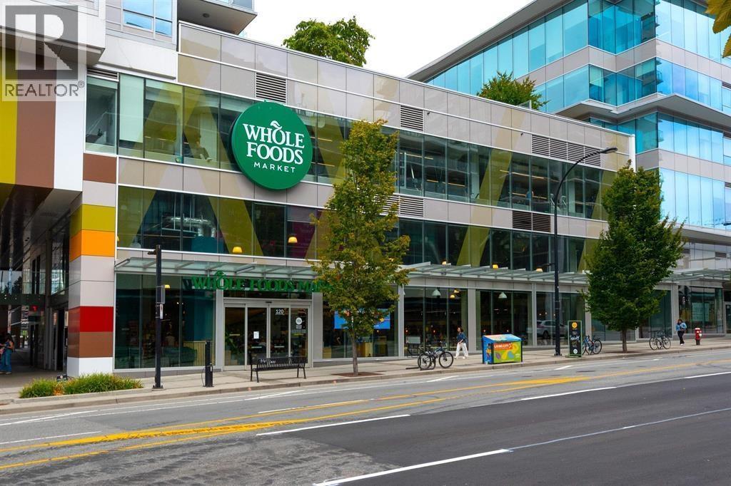 703 111 E 13Th Street, North Vancouver, BC - Outdoor