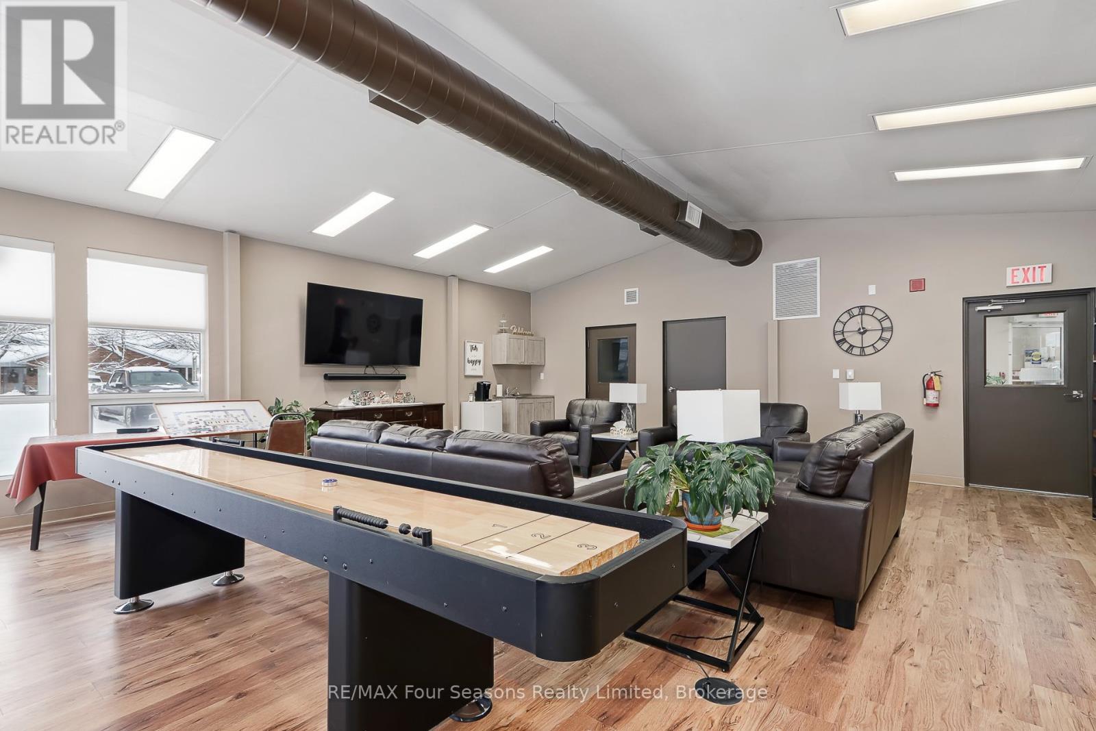 Games/TV Room - 58 - 275 Huron Street, Clearview (Stayner), ON - Indoor Photo Showing Other Room